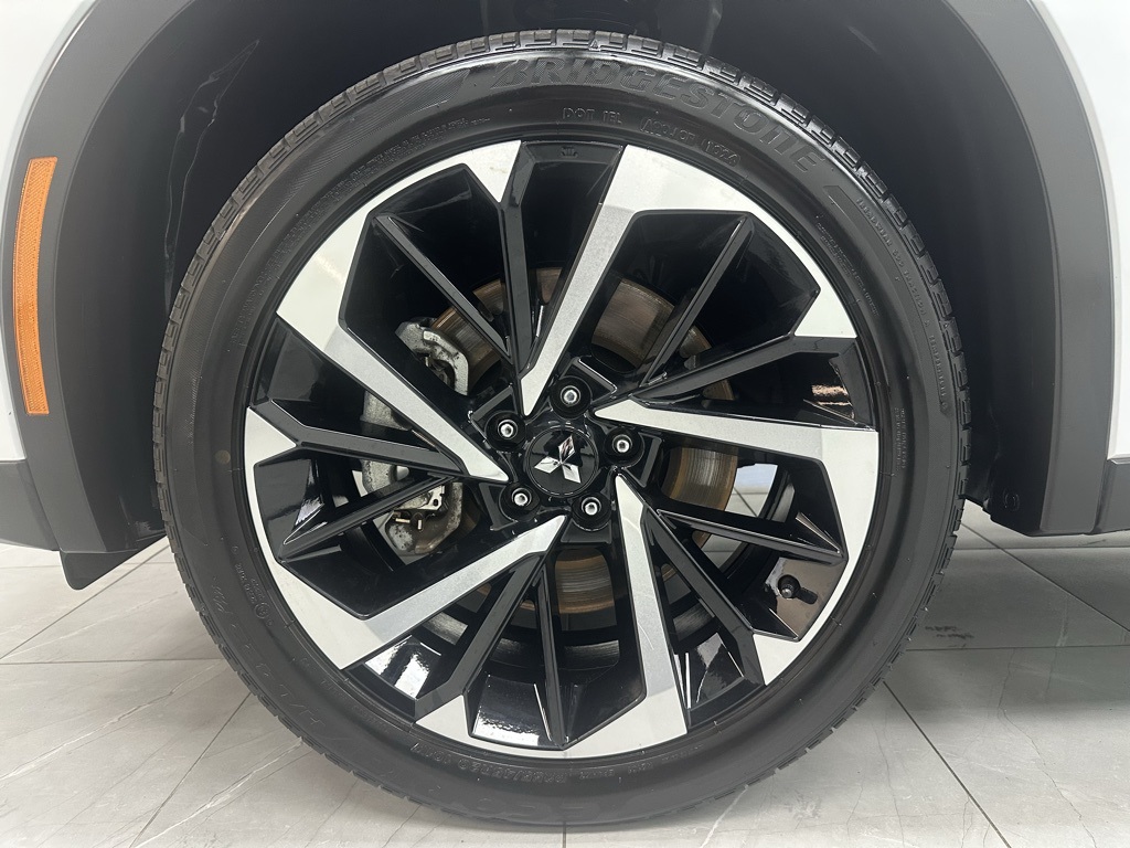 2024 Mitsubishi Outlander SE photo 6