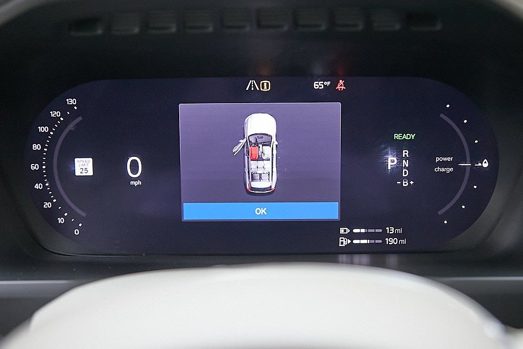 2023 VOLVO XC90 - Image 13