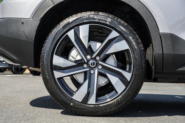 2026 Volvo XC40 Plus photo 16
