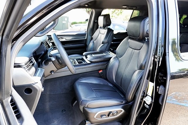 2023 Jeep Wagoneer L Series II photo 14