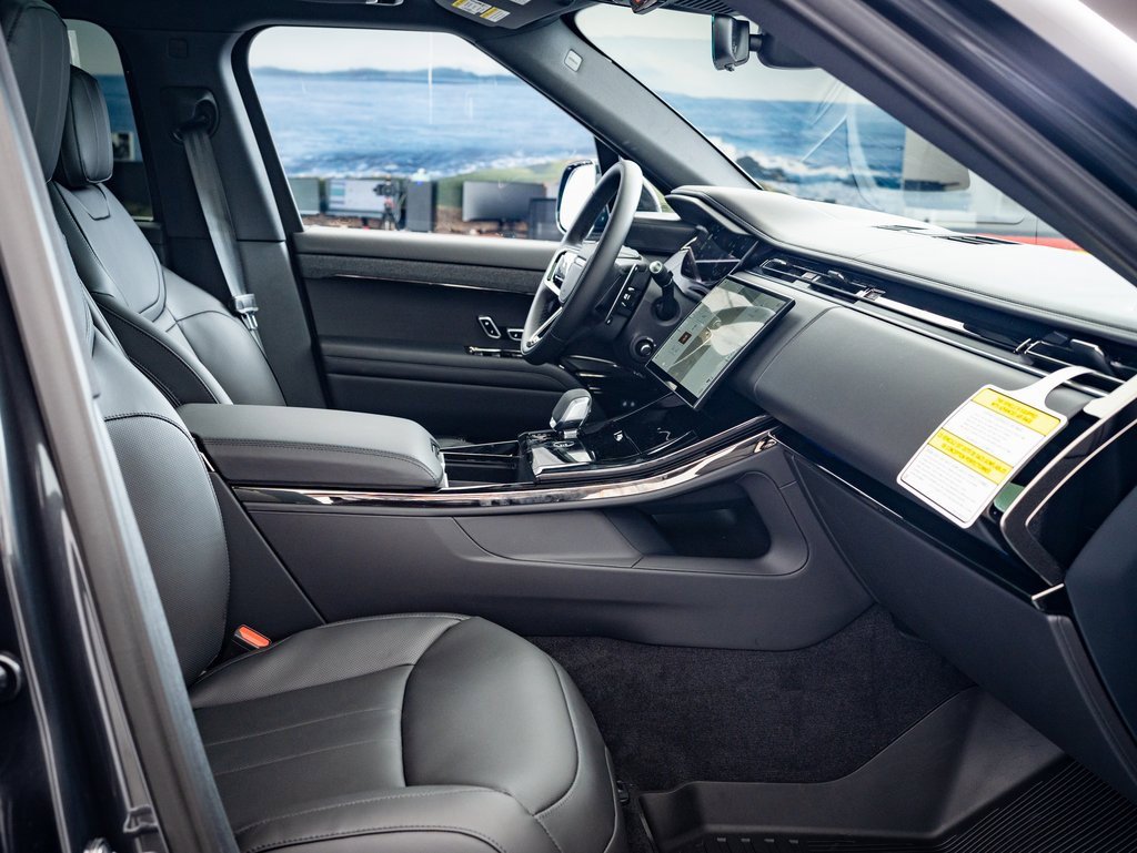 2025 Land Rover Range Rover Sport SE photo 17