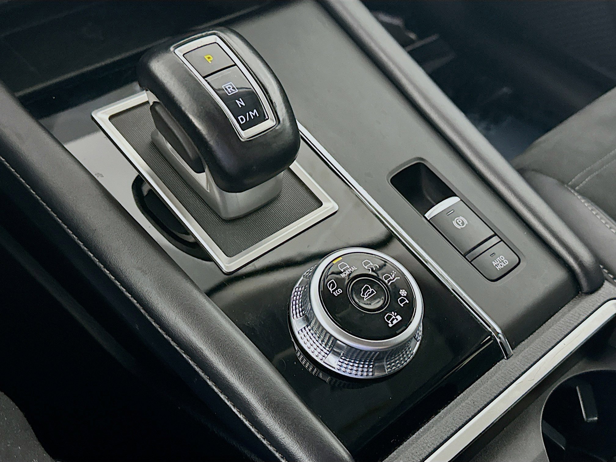 2024 Mitsubishi Outlander SE photo 14