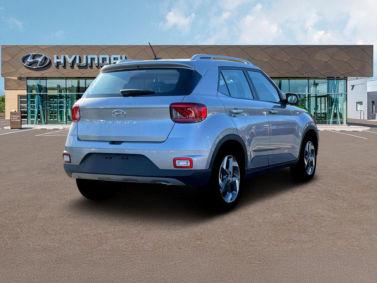 2025 Hyundai Venue SEL photo 5