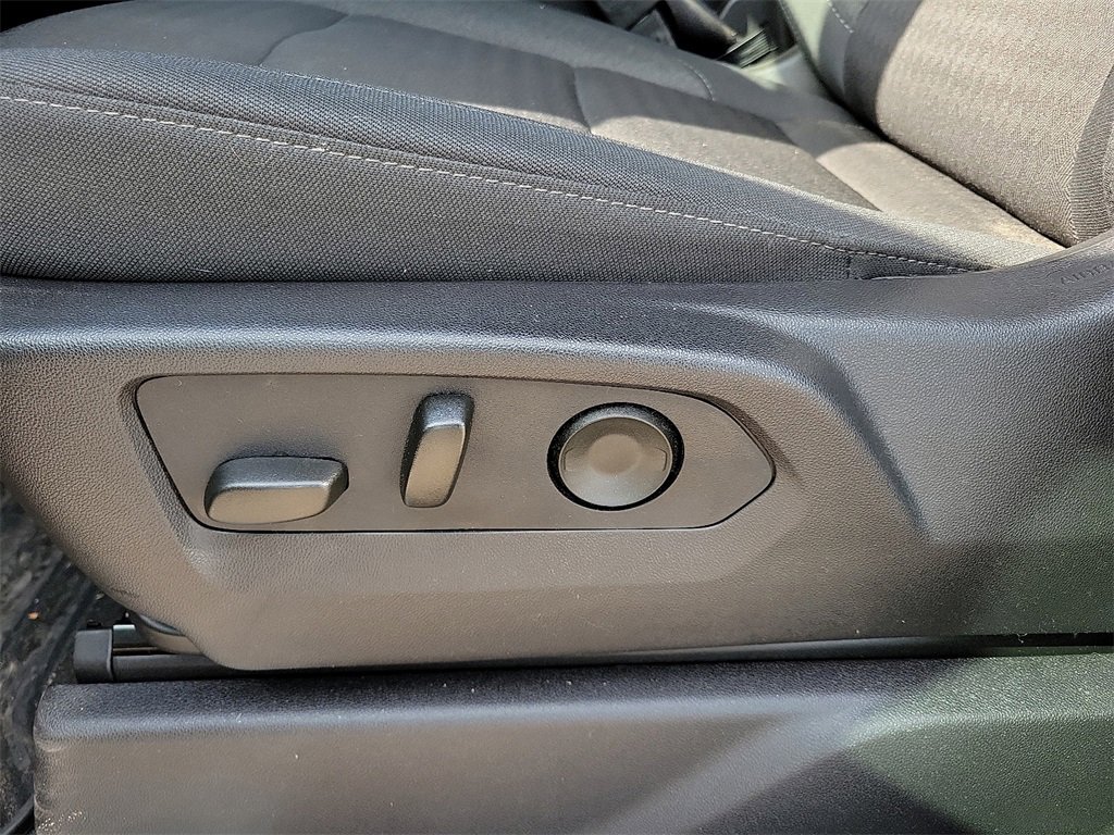 2024 Chevrolet Silverado 1500 RST photo 19