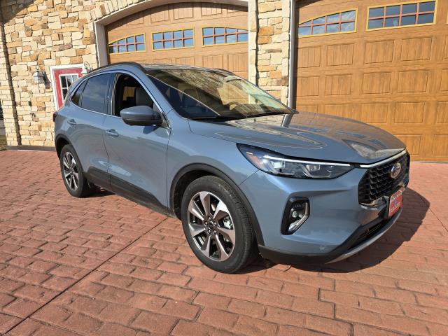 2023 Ford Escape Platinum's photo
