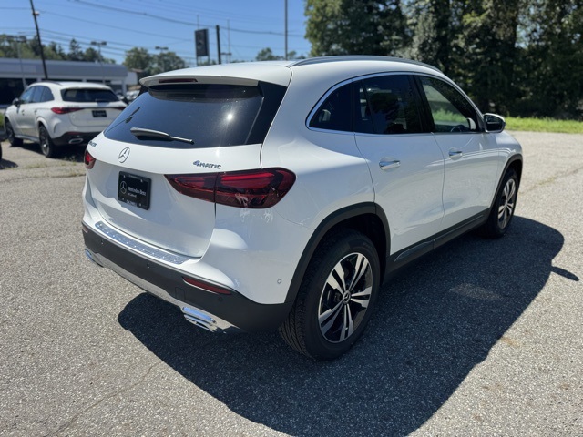 2026 Mercedes Benz GLA 250 4MATIC photo 3
