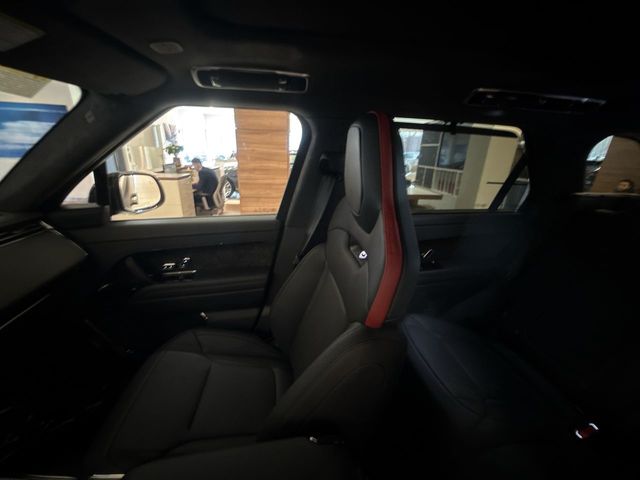 2025 Land Rover Range Rover Sport photo 2