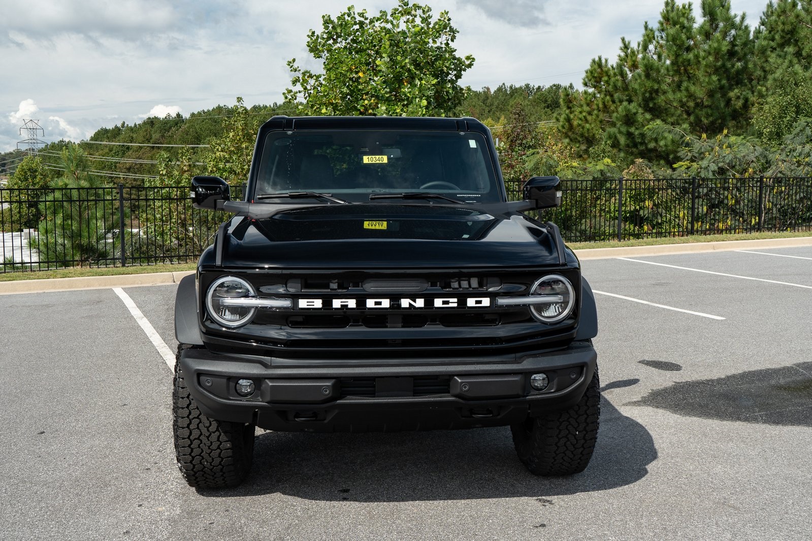 2025 Ford Bronco Outer Banks photo 2