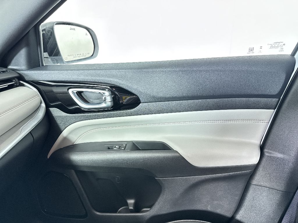 2025 Jeep Compass Limited photo 35