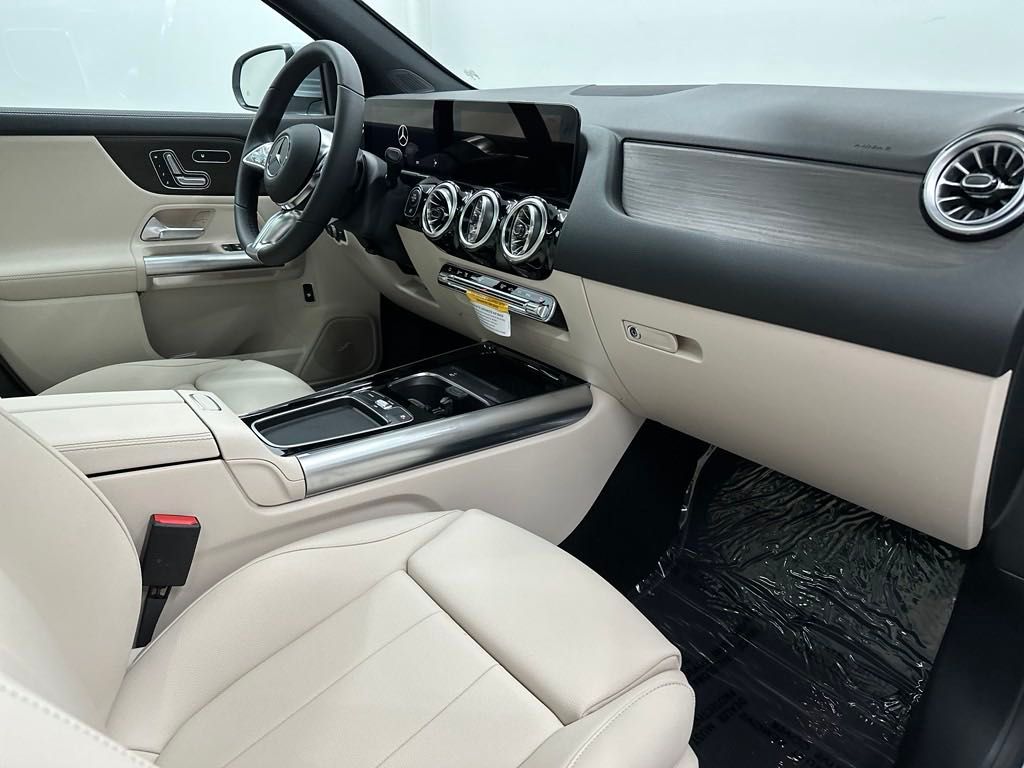 2025 Mercedes Benz GLA 250 photo 27