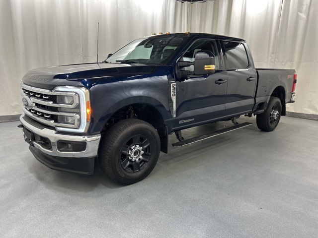 2023 Ford F-250 Lariat photo 2
