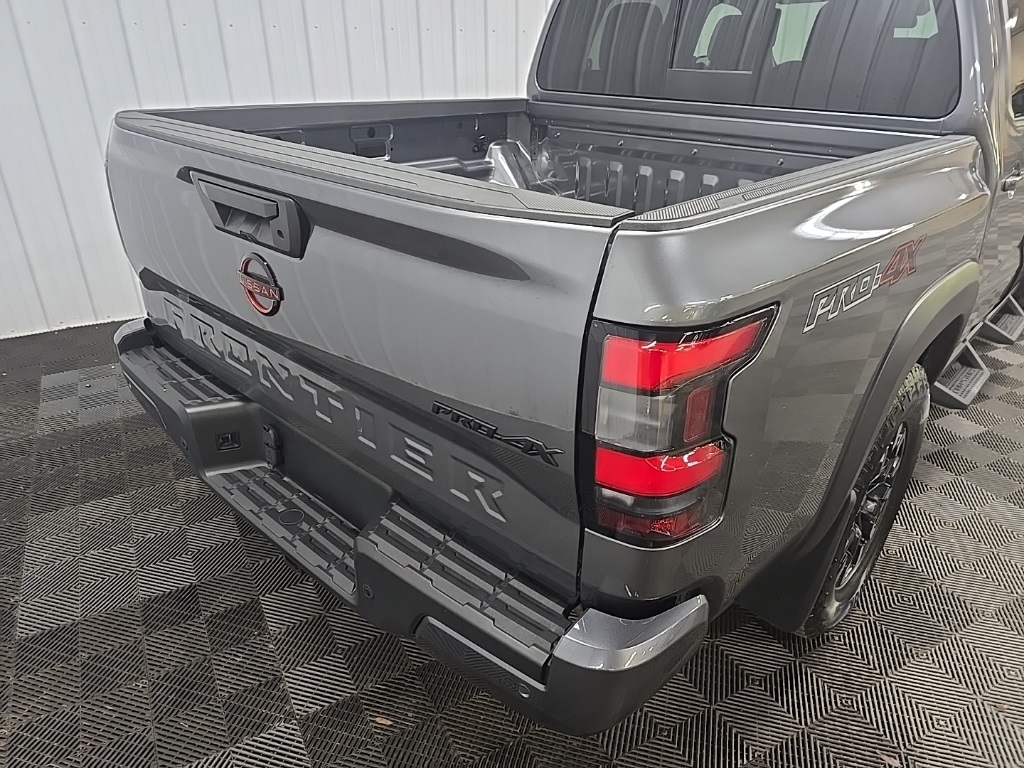 2023 Nissan Frontier PRO-4X photo 11