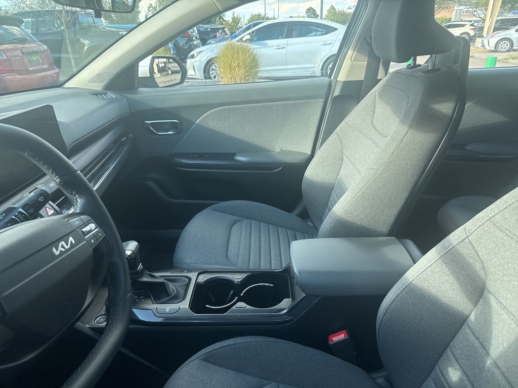 2025 Kia K4 EX photo 6
