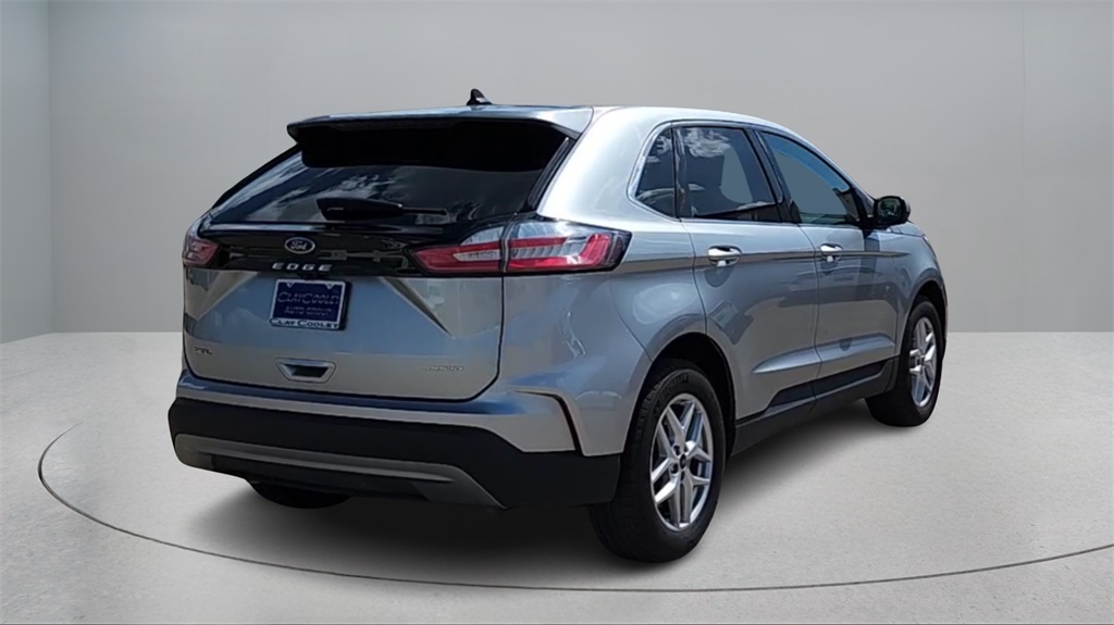 2024 Ford Edge SEL photo 4