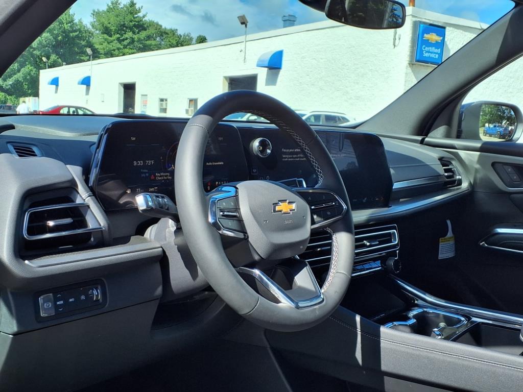 2025 Chevrolet Traverse photo 10