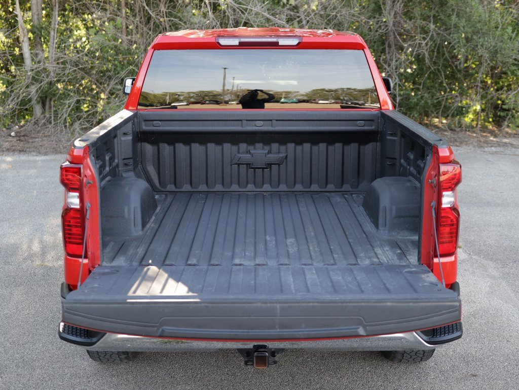 2022 Chevrolet Silverado LT photo 25