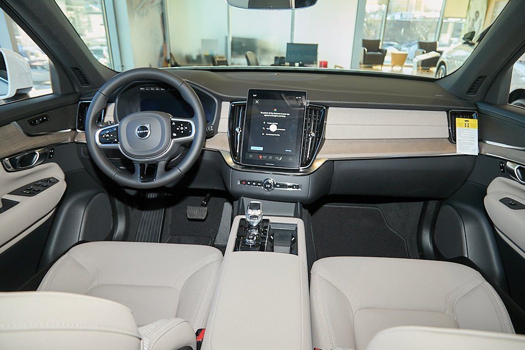 2026 VOLVO XC90 - Image 20