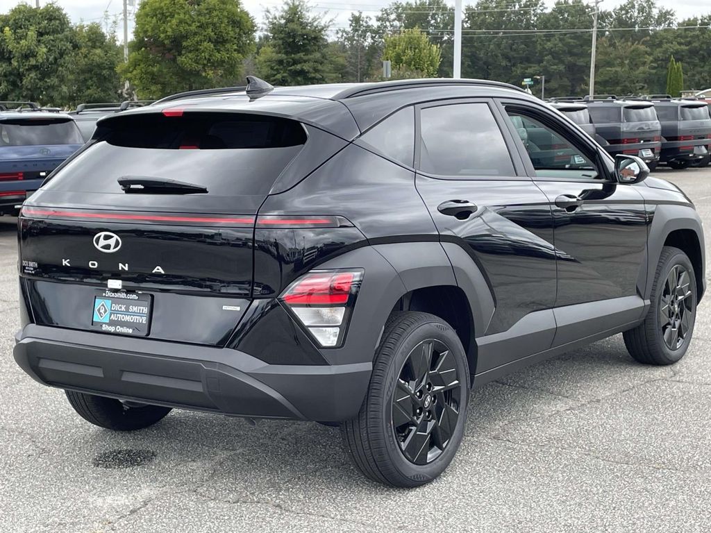2026 Hyundai Kona SEL photo 3