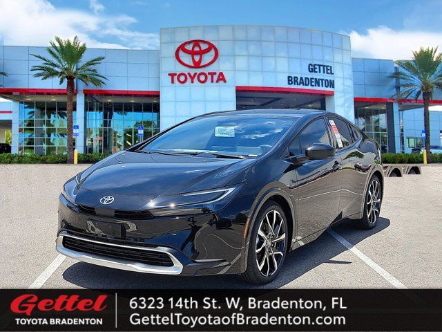 2025 Toyota Prius XSE's photo