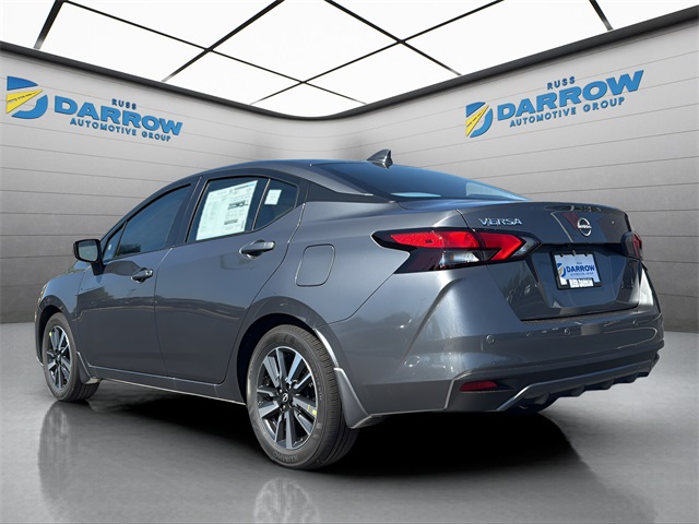 2025 Nissan Versa 1.6 SV photo 2