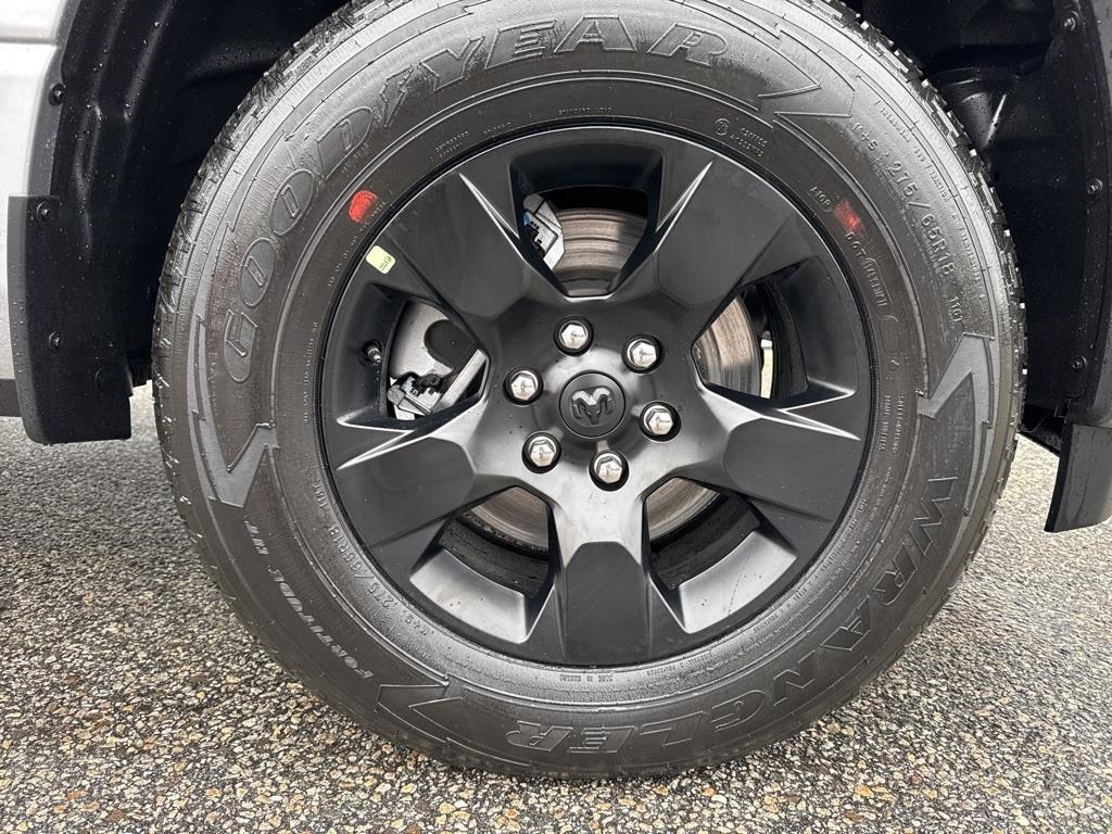 2025 Ram 1500 Tradesman photo 2