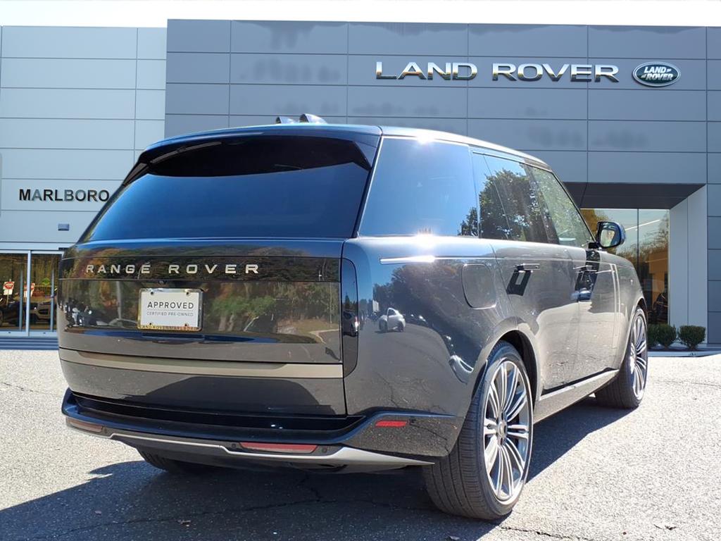 2025 Land Rover Range Rover SE photo 2