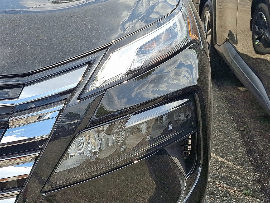 2026 Nissan Rogue SV photo 4