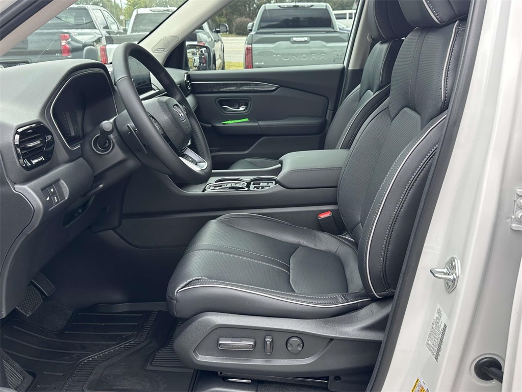 2025 Honda Pilot Elite photo 3