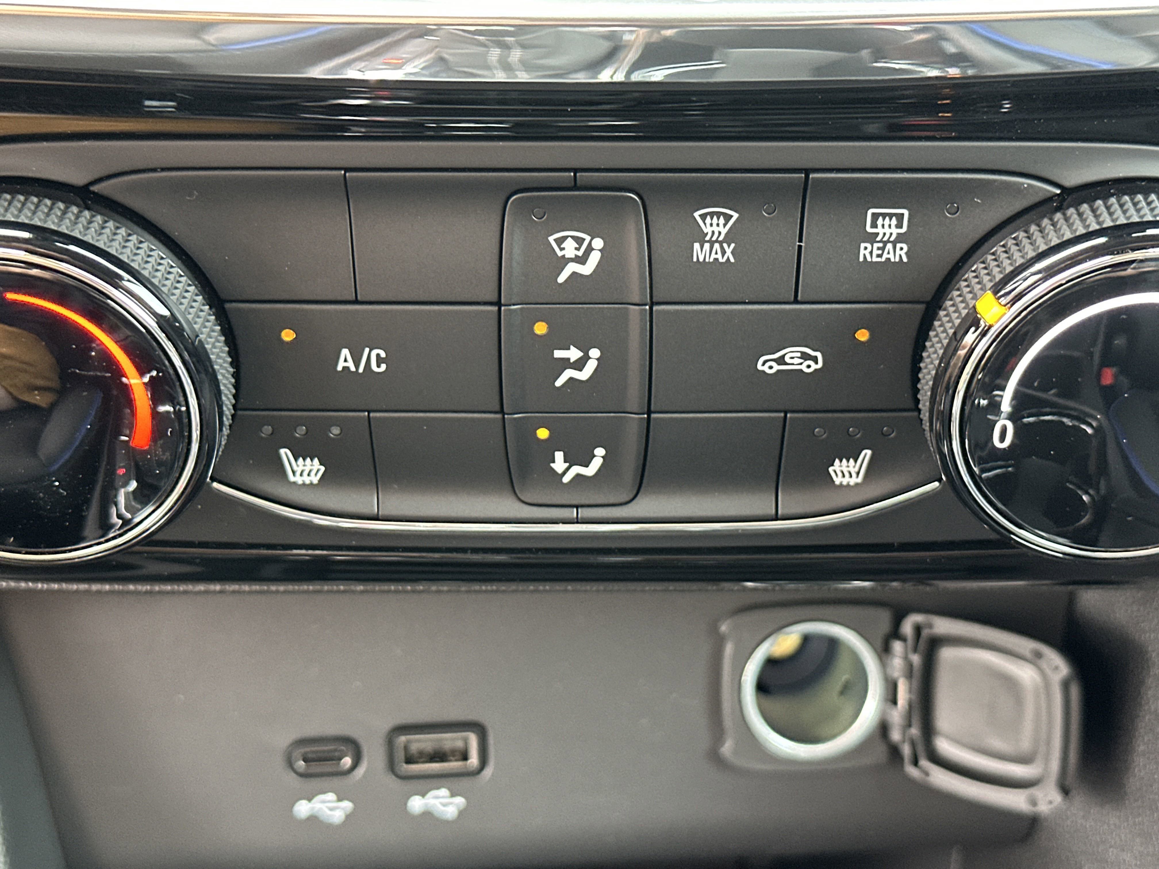 2026 Buick Encore GX Sport Touring photo 4