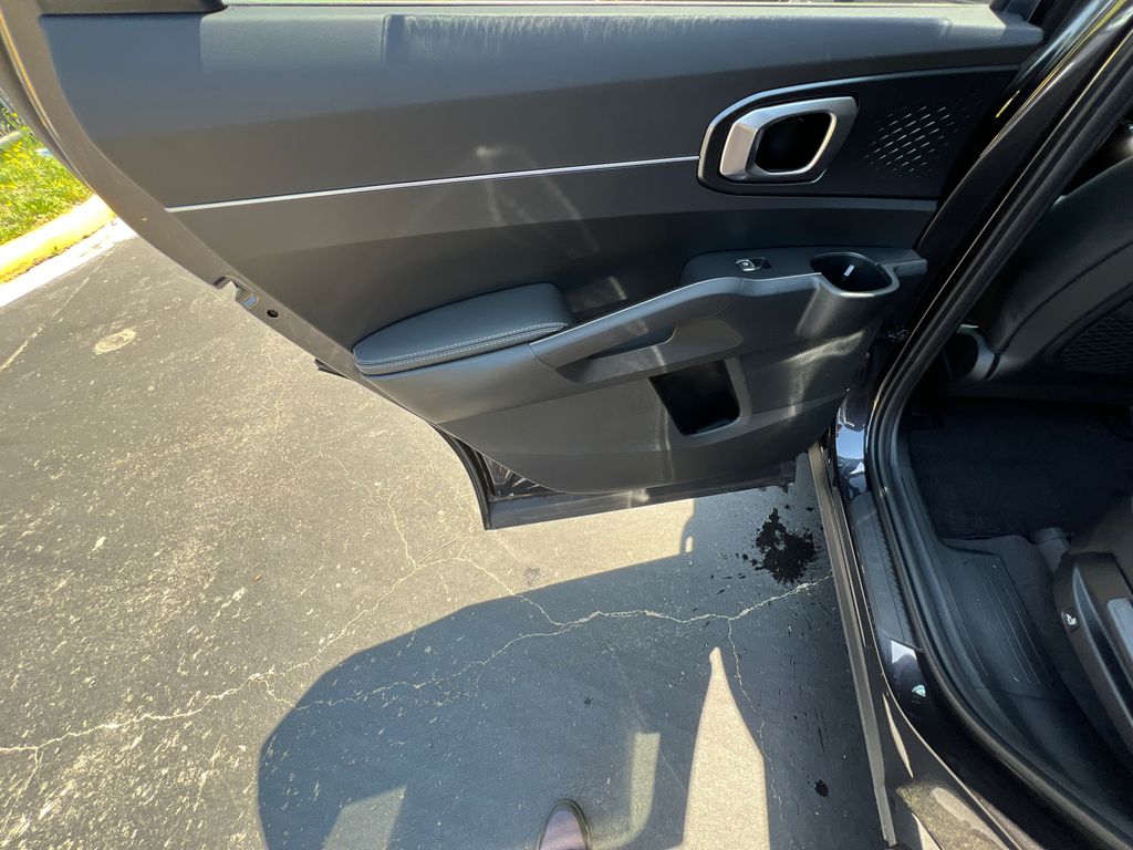 2025 Kia Sorento S photo 22