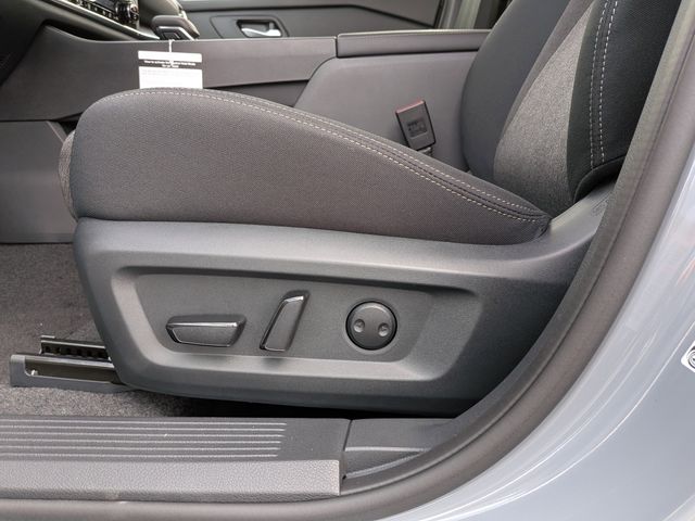 2026 Nissan Rogue SV photo 15