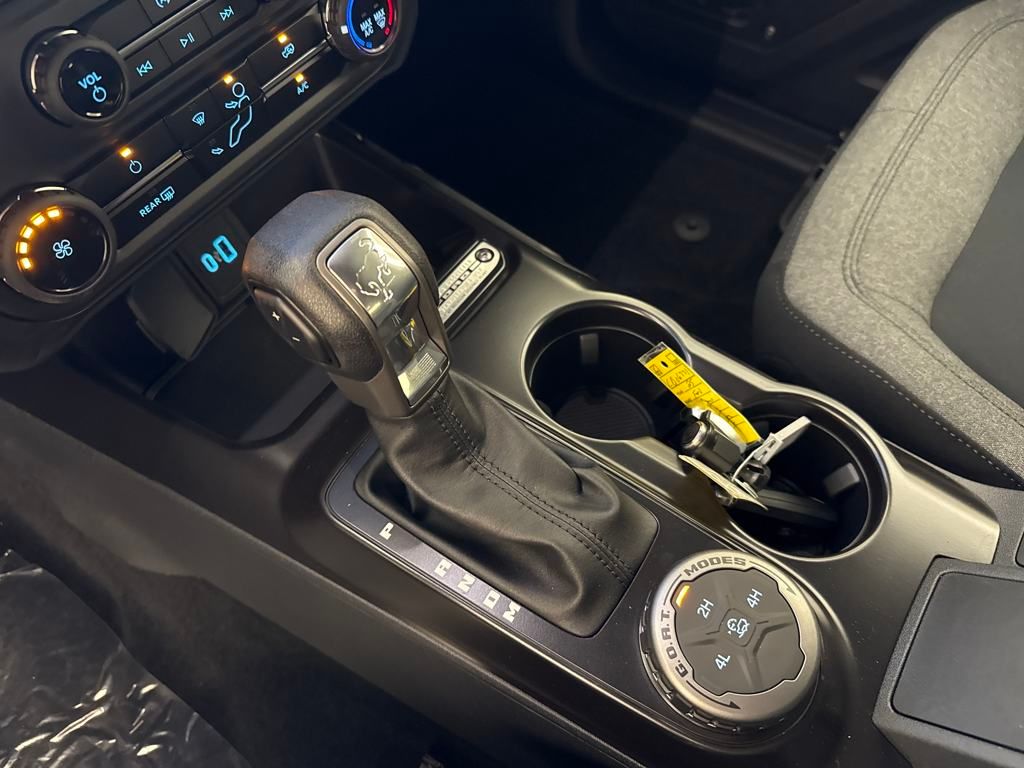 2025 Ford Bronco Base photo 24