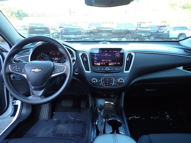 2023 Chevrolet Malibu 1LT photo 14