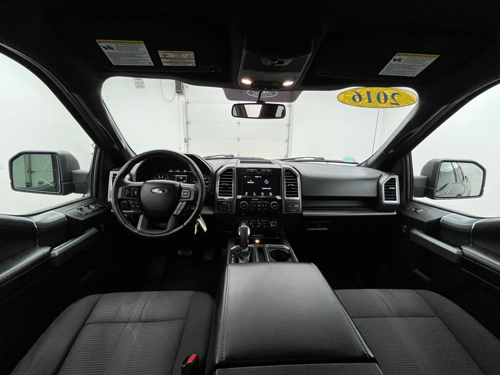 2016 Ford F-150 XLT photo 2