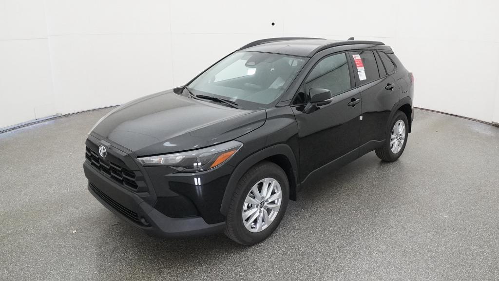 2026 Toyota Corolla Cross LE's photo