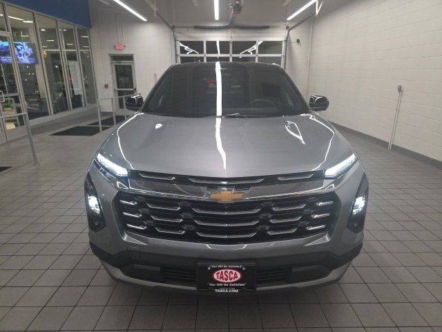 2025 Chevrolet Equinox LT photo 2