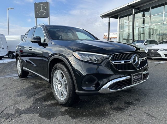 2025 Mercedes-Benz GLC Base's photo