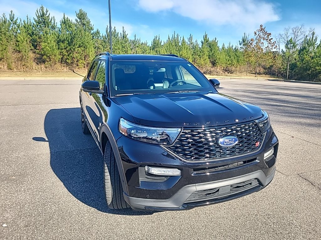 2020 Ford Explorer ST's photo