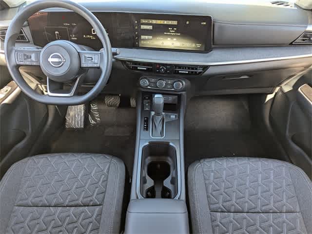 2025 Nissan Kicks SV photo 13