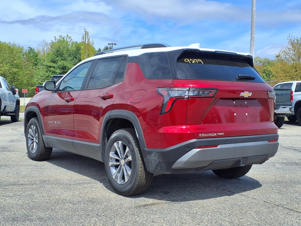 2025 Chevrolet Equinox LT photo 3