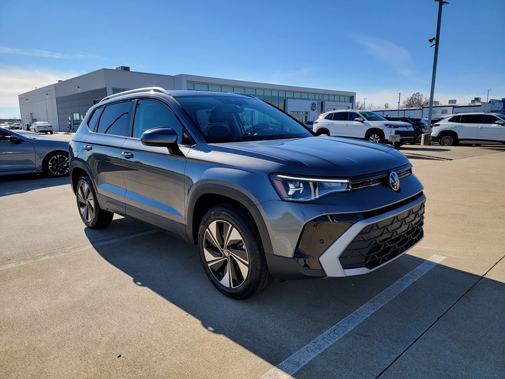 2026 Volkswagen Taos SE's photo