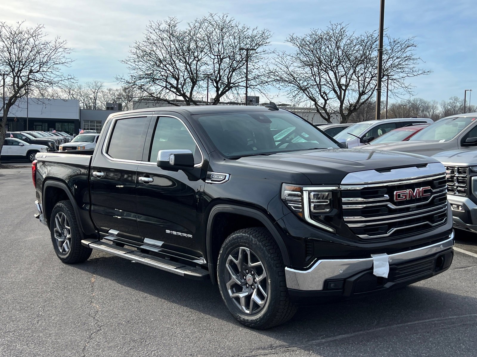 2026 GMC Sierra 1500 SLT's photo