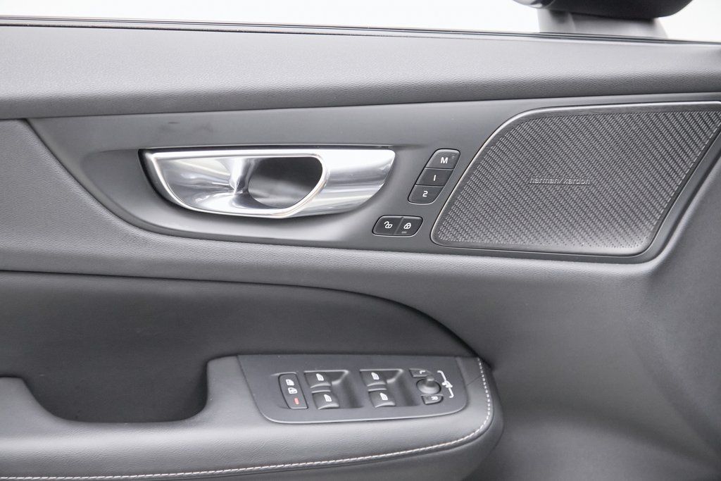 2024 VOLVO V60CC - Image 11