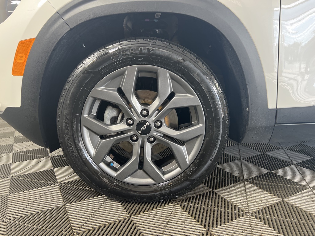 2024 Kia Seltos S photo 24