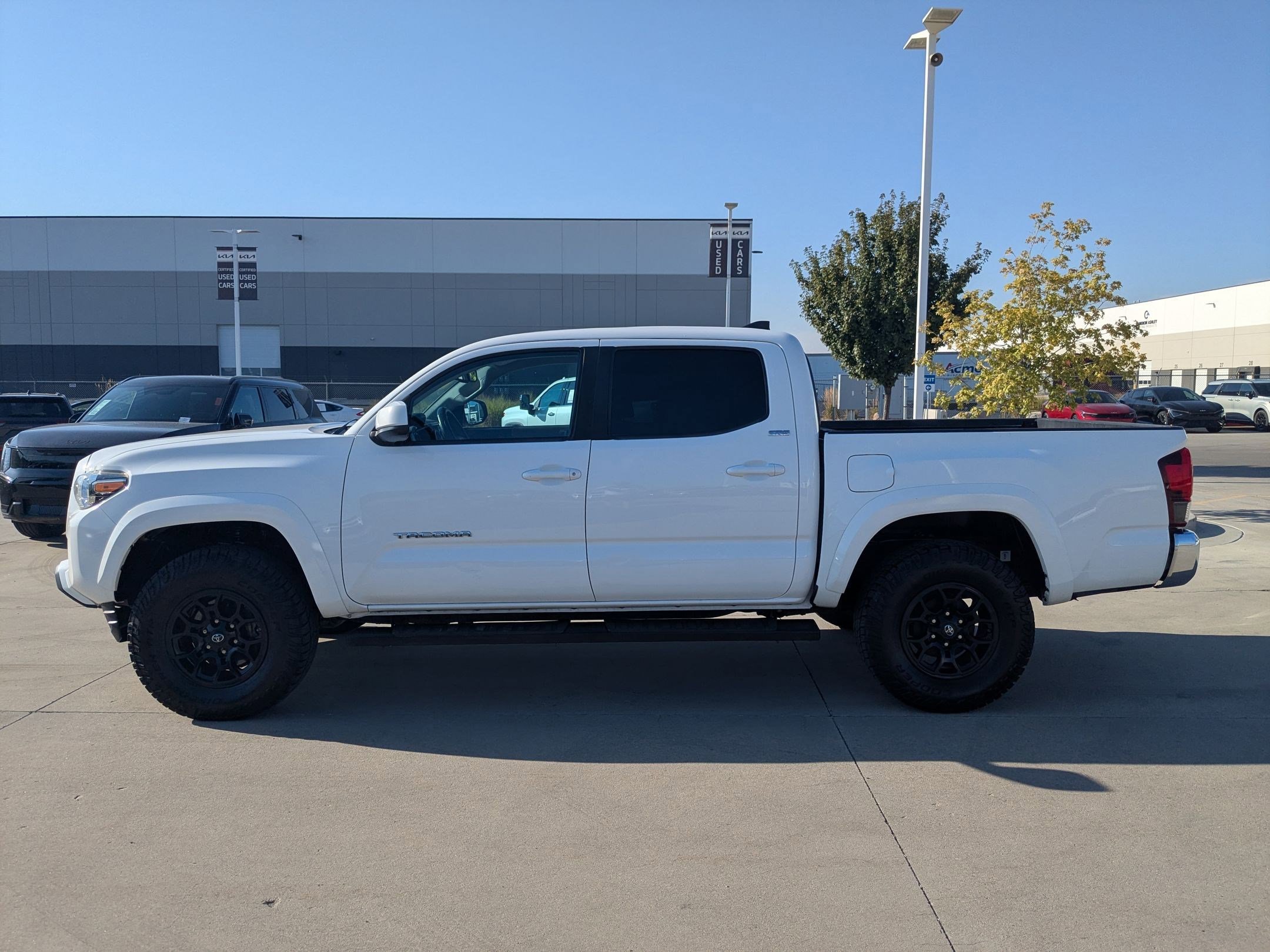 2019 Toyota Tacoma SR5 4x4 photo 2