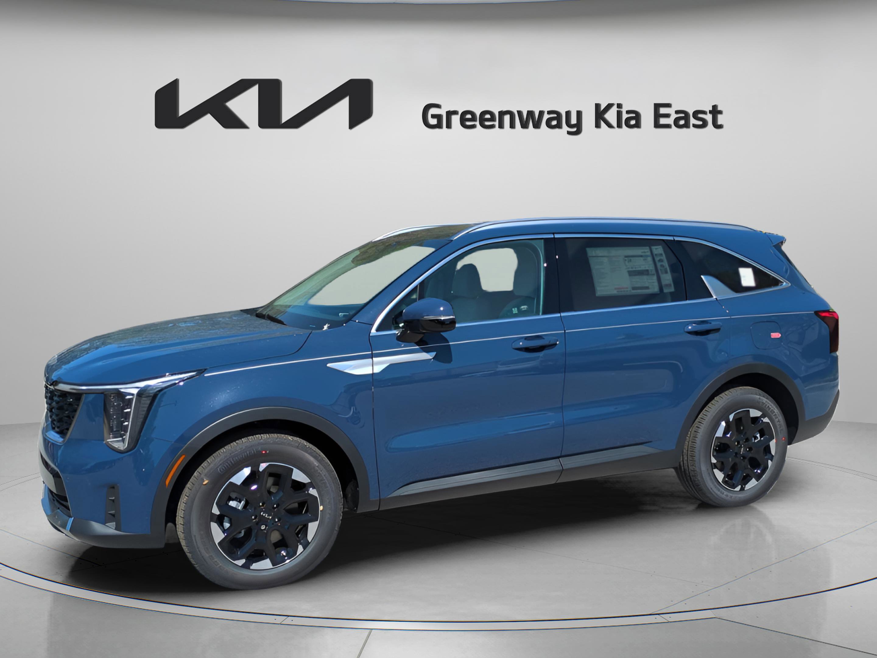 2025 Kia Sorento S photo 3