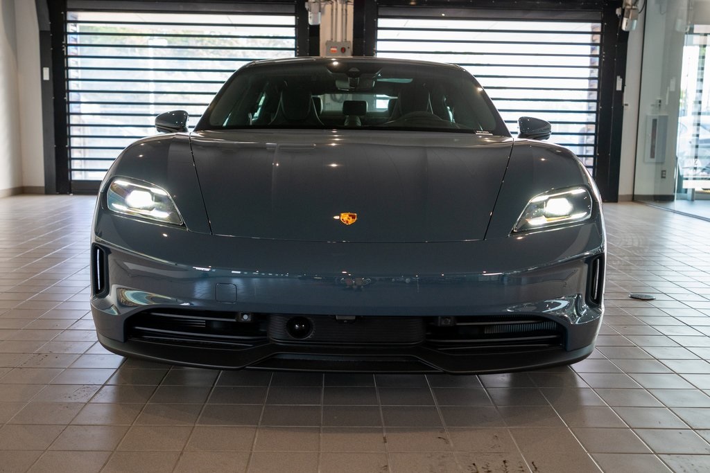 2025 Porsche Taycan 4 photo 8