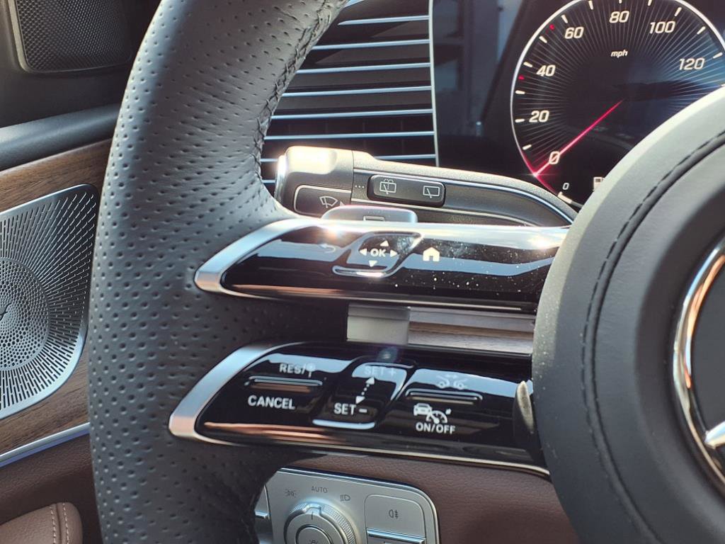 2025 Mercedes Benz GLS 450 4MATIC photo 23