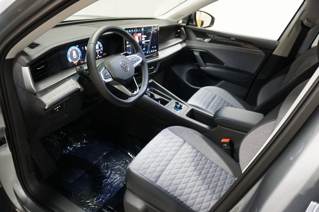 2025 Volkswagen Tiguan S photo 8