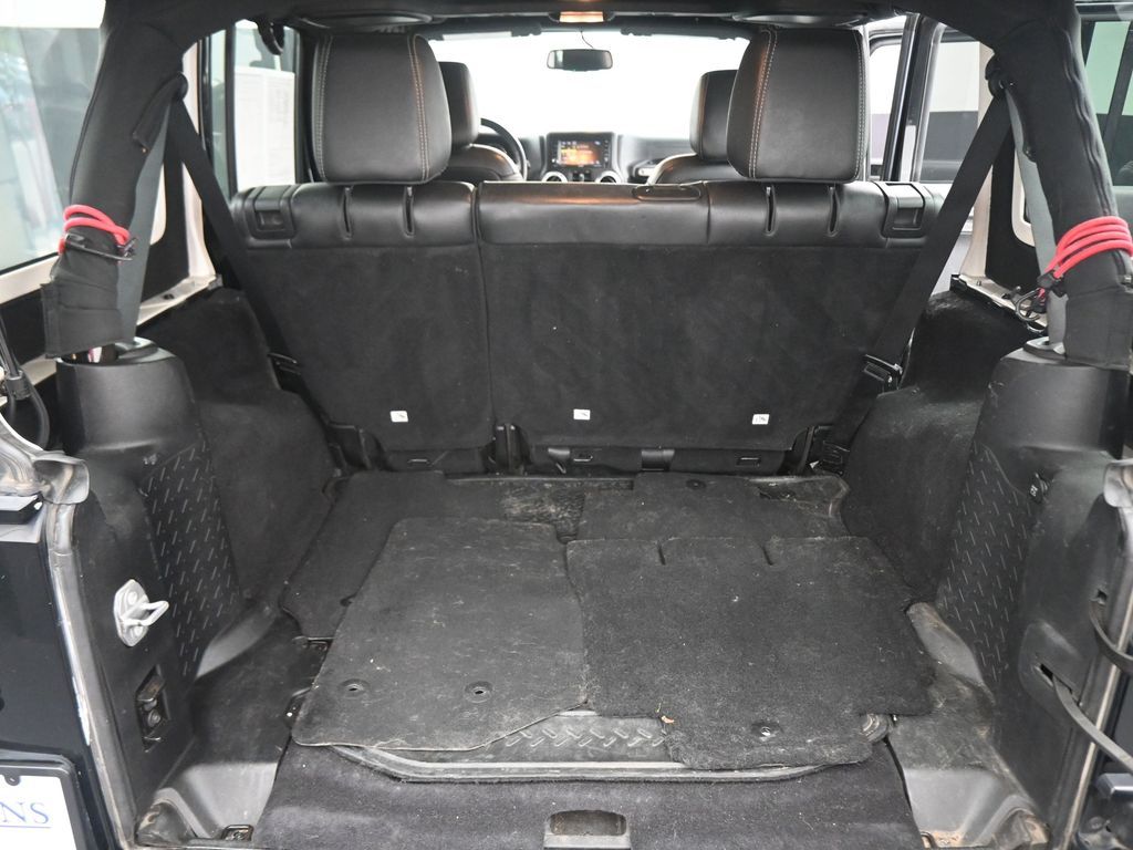 2016 Jeep Wrangler Unlimited Sahara photo 40